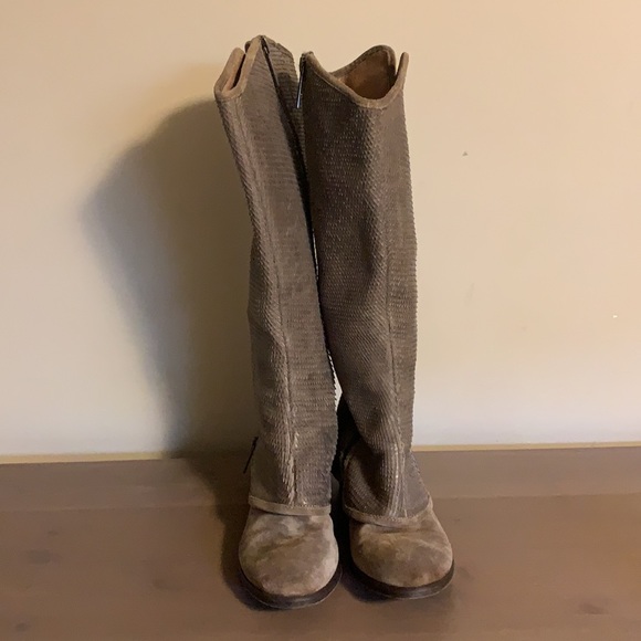 Donald J. Pliner Taupe Leather Boots - Women’s Size 6 - Picture 3 of 10